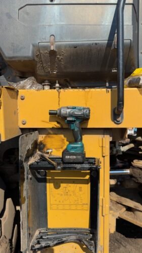 Seesii 1000N.m (738ft-lbs) Cordless Impact Wrench High Torque.1/2 Brushless Impact Gun w/Two 4.0Ah Battery.Fast Charger. 5 Sockets & Storage Case. Electric Impact Wrench for Car Truck.WH760 photo review