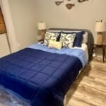 Intex 64447ED Dura-Beam Deluxe Ultra Plush Air Mattress with Headboard: Fiber-Tech – Queen Size – Built-in Electric Pump – 18in Bed Height – 600lb Weight Capacity photo review
