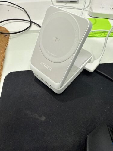 Anker MagGo 3 in 1 iPhone 17 Charging Station. MagSafe-Compatible Wireless Charger Stand. Qi2 Certified 15W Foldable Charger for iPhone 17/16/15/14/13/12. AirPods. Apple Watch Ultra(Adapter Included) photo review